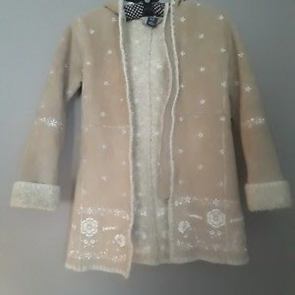 Girls Gap Size 6/7 Tan Beige hood Coat with Sherpa